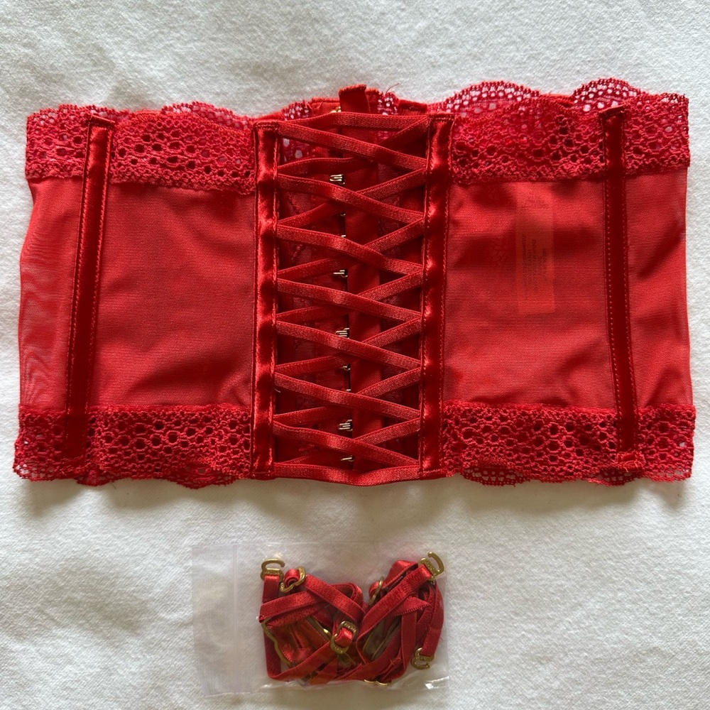 NWT Vintage 2006 Victoria's Secret Red Lace Waist Cincher Garter Belt Suspender